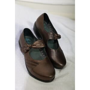 Dansko Ainsley bronze leather knot hook and loop‎ mary jane clogs 10.5 EU 41